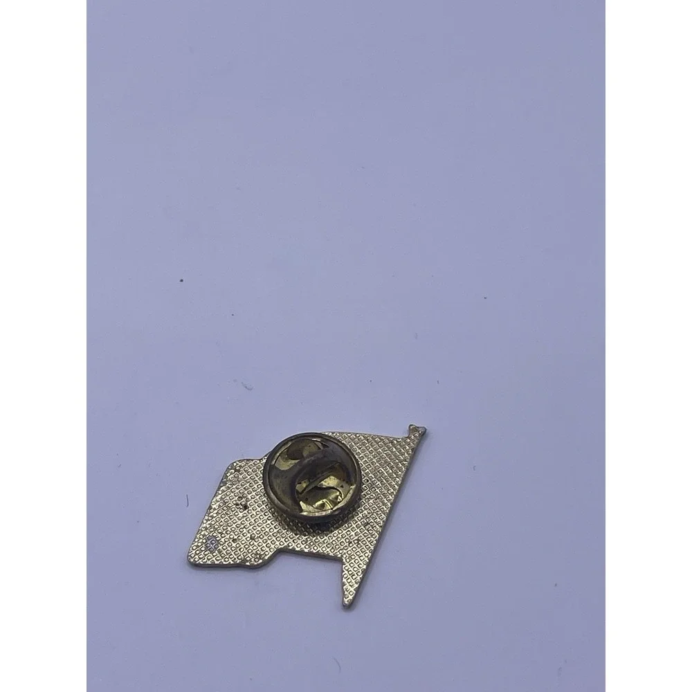 Vintage‎ Small American Flag USA Patriotic Gold Toned Metal Hat Lapel Pin